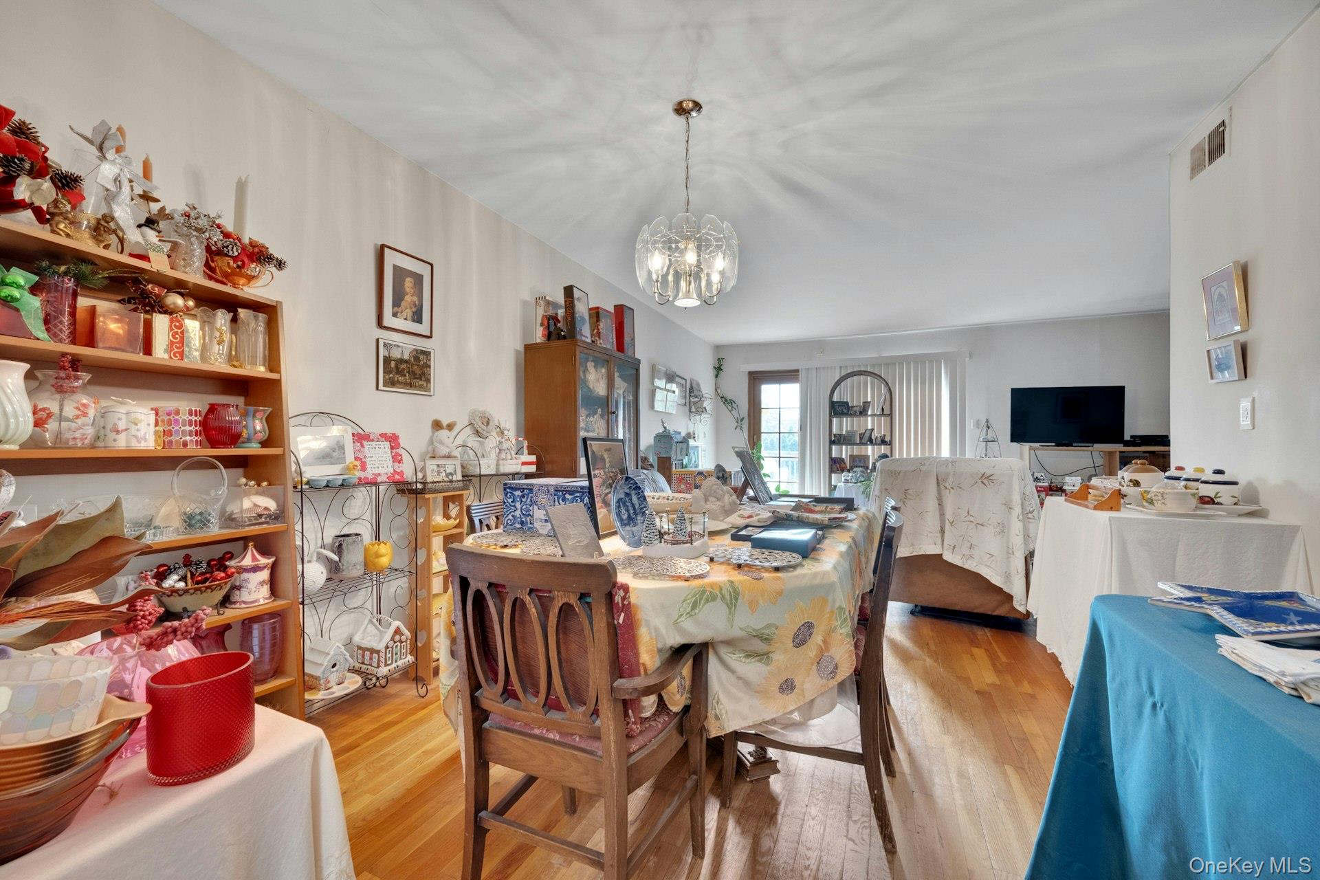 309 Pelham Road New Rochelle, NY 10805 - Photo 6 of 48 Gallery Image 6