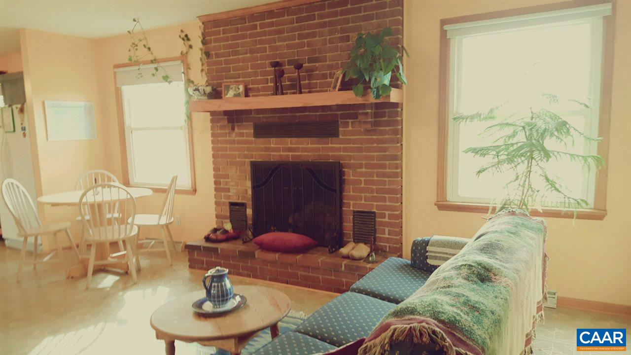 3099 Leon Road Culpeper, VA 22701 - Photo 10 of 33 Family Room