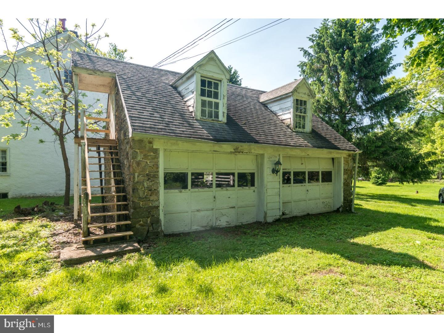 61 Mapleflower Road Glenmoore, PA 19343 - Photo 11 of 25 Garage