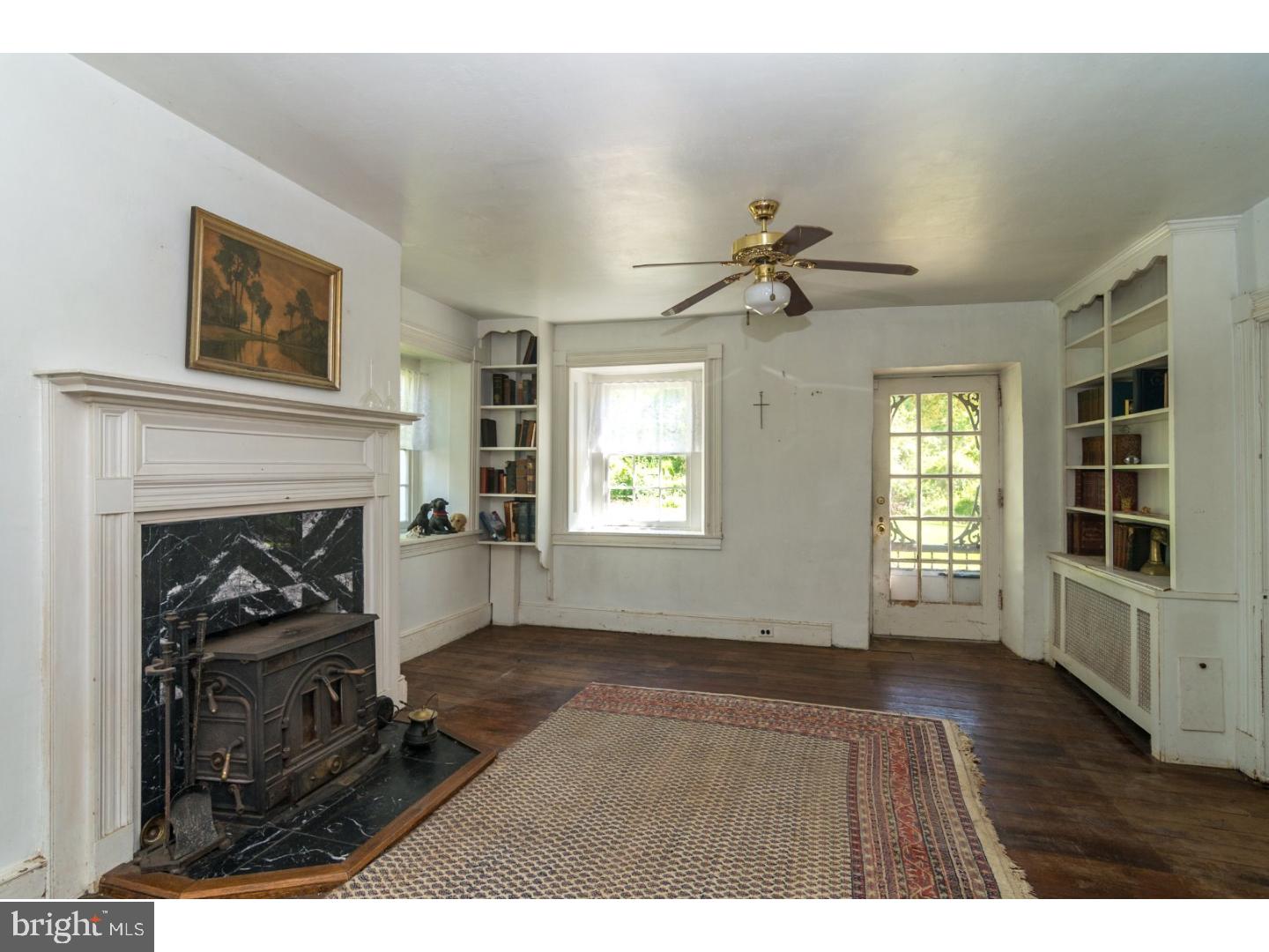 61 Mapleflower Road Glenmoore, PA 19343 - Photo 12 of 25 Living Room