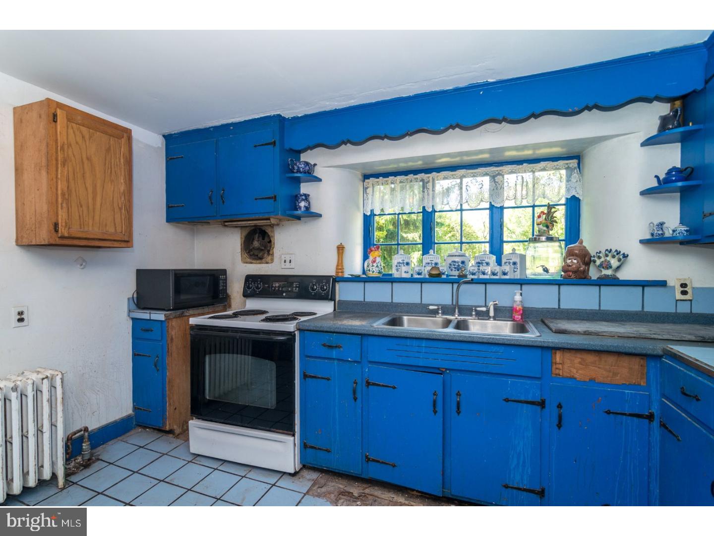 61 Mapleflower Road Glenmoore, PA 19343 - Photo 18 of 25 Kitchen
