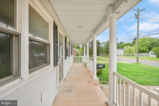 $599,999 | 7726 Amherst Drive, Manassas, VA 20111