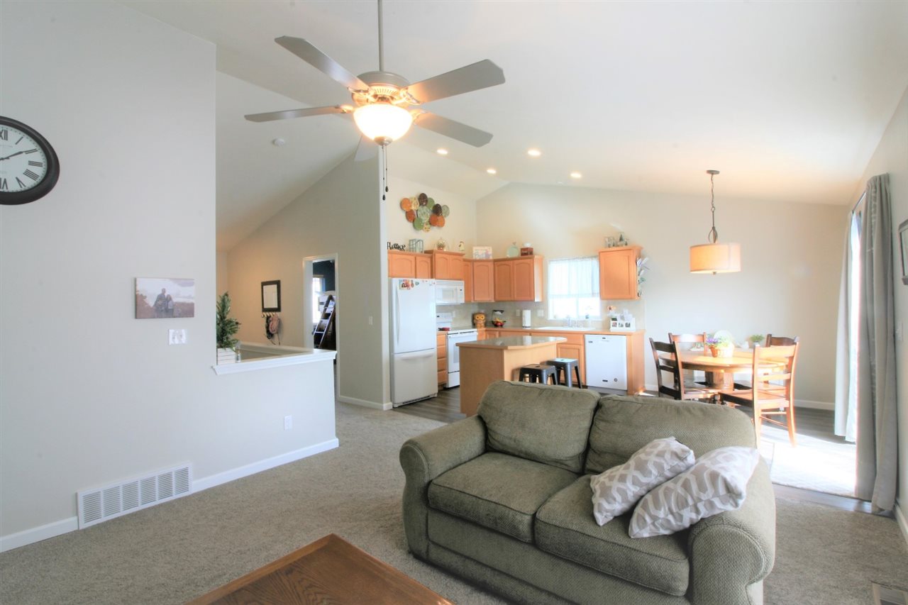 802 East Silver Pine Road Colbert, WA 99005 - Photo 4 of 20