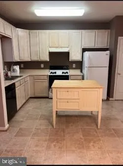 $2,400 | 10709 Jacksonhole Place, White Plains, MD 20695