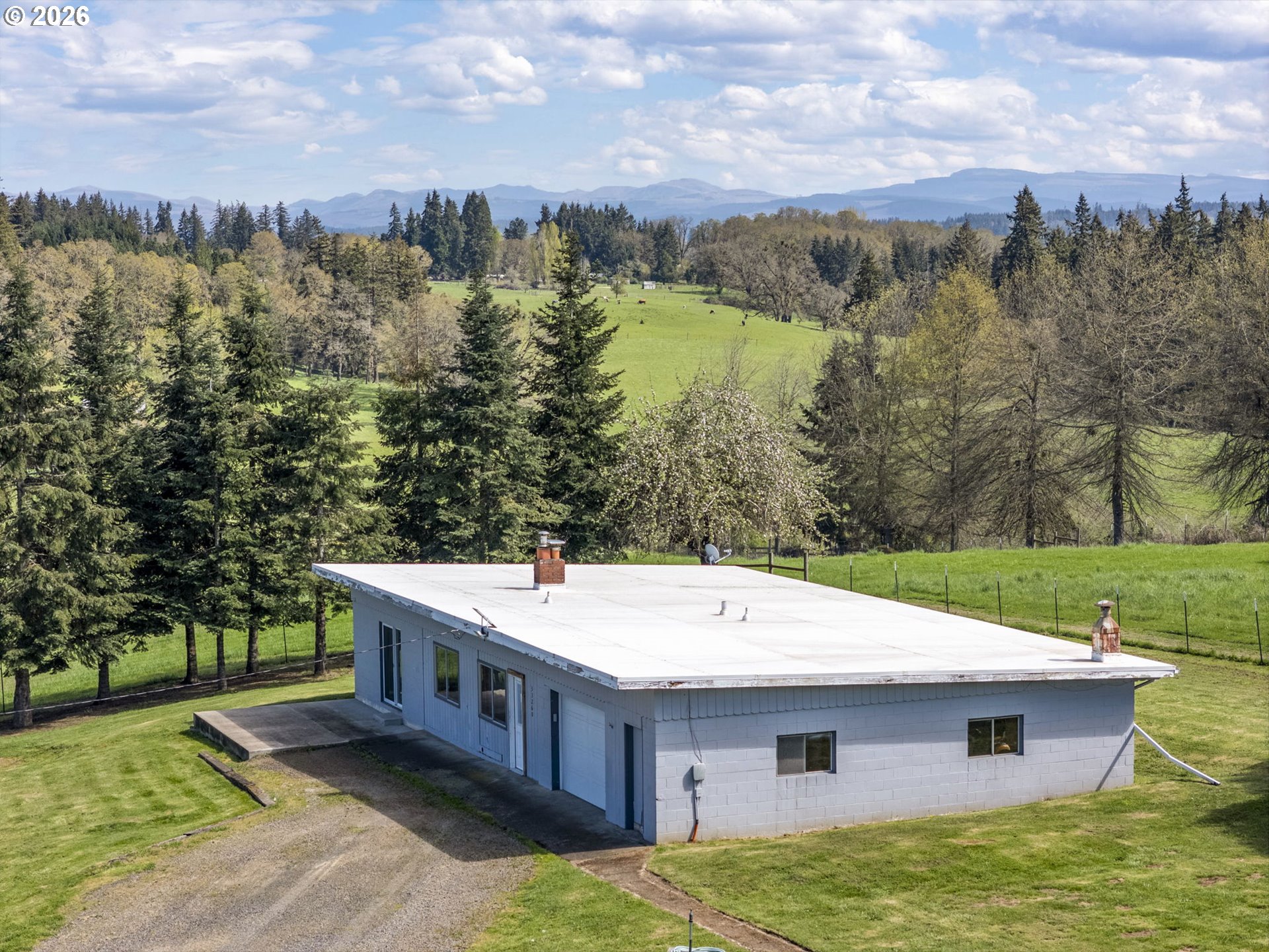 33246 South Wilhoit Road Molalla, OR 97038 - Photo 41 of 48 a view of a house with a yard from a balcony