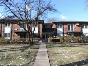 $135,000 | 1210 Dale Avenue, Unit 2I, Arlington Heights, IL 60004