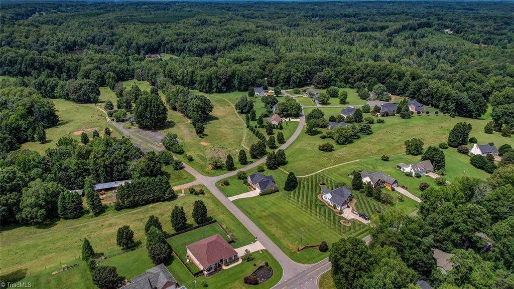 129 Club House Road Reidsville, NC 27320 - Photo 7 of 42 Gallery Image 7