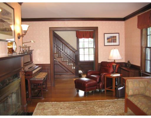 24 Wauwinet Road Newton, MA 02465 - Photo 6 of 7
