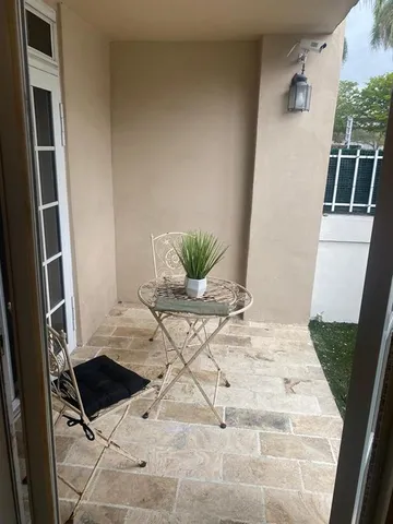 $350,000 | 1280 South Alhambra Circle, Unit 1105, Coral Gables, FL 33146