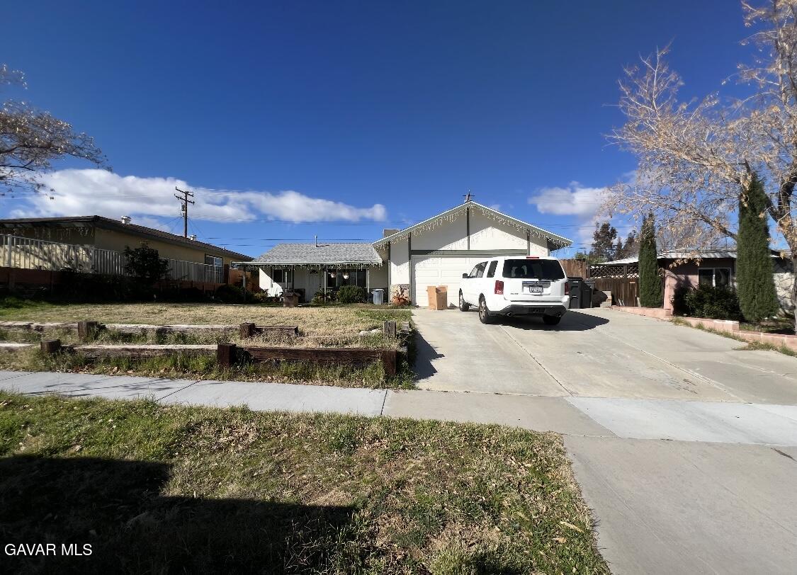38927 Deer Run Road Palmdale, CA 93551 - Photo 12 of 22 front2