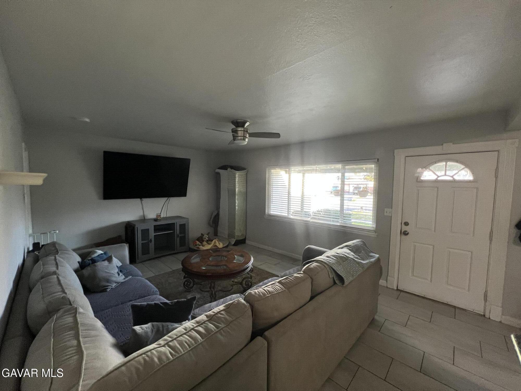 38927 Deer Run Road Palmdale, CA 93551 - Photo 16 of 22 IMG_0494 (1)