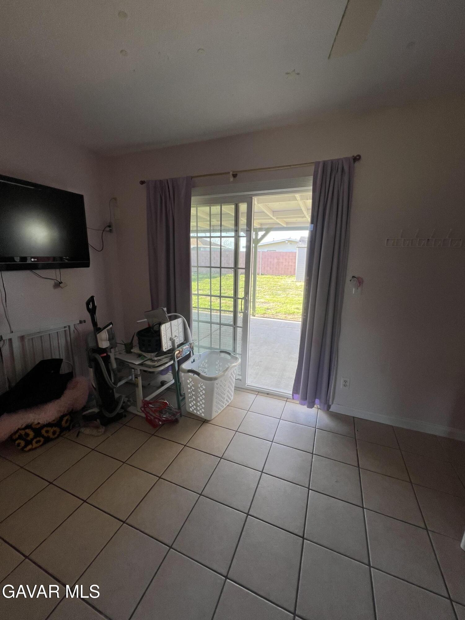 38927 Deer Run Road Palmdale, CA 93551 - Photo 3 of 22 IMG_0488