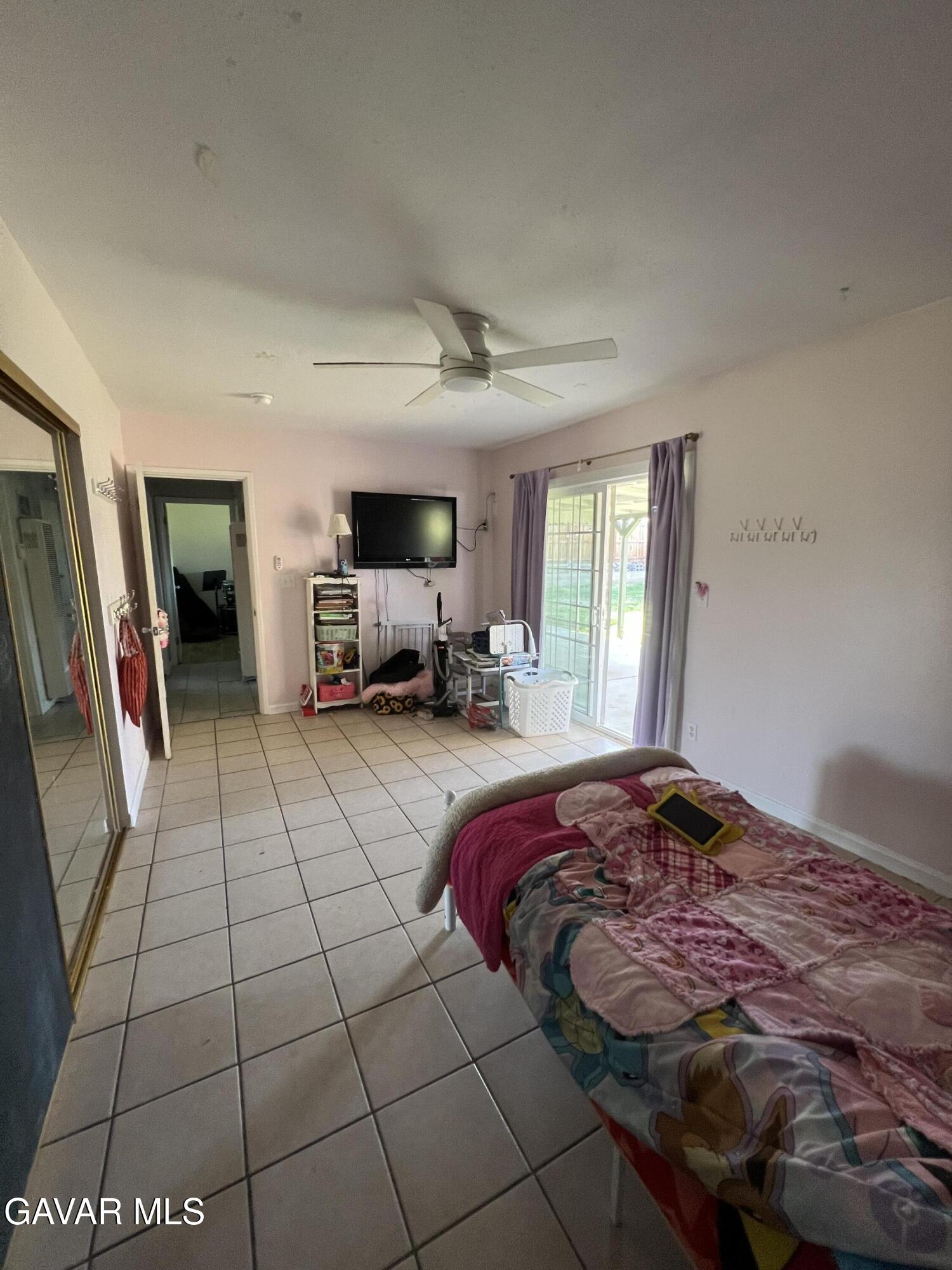 38927 Deer Run Road Palmdale, CA 93551 - Photo 4 of 22 IMG_0487