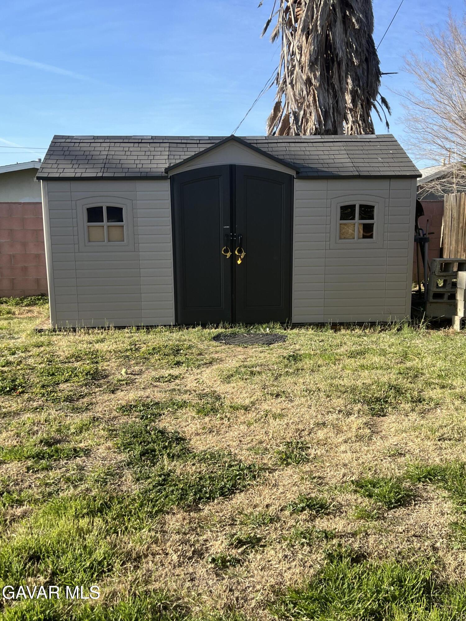 38927 Deer Run Road Palmdale, CA 93551 - Photo 6 of 22 IMG_0489