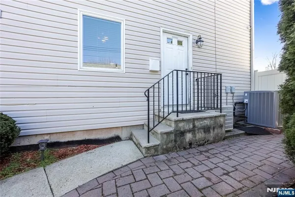 $2,400 | 260 Garibaldi Avenue, Unit 1, Lodi, NJ 07644