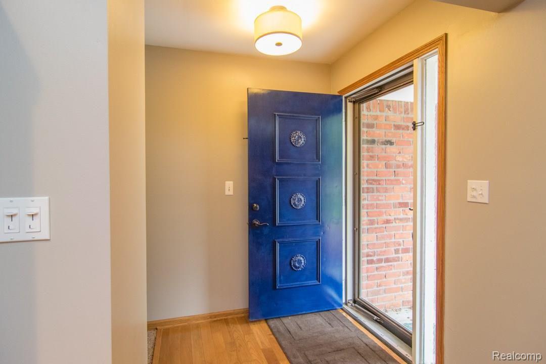 13550 Farm Road Belleville, MI 48111 - Photo 3 of 54 DSC_0912.jpg