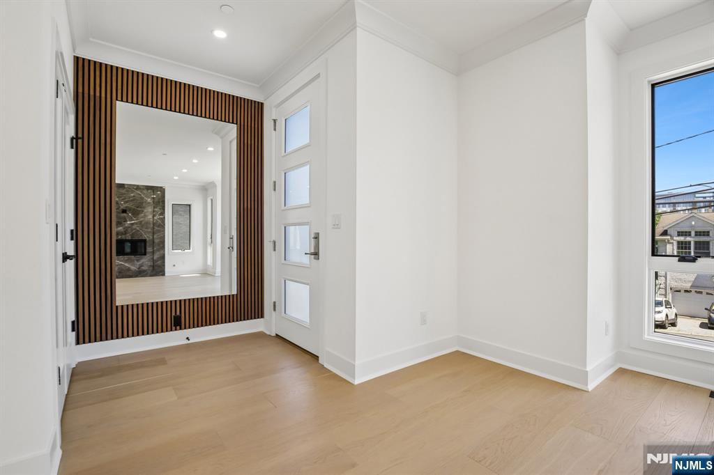 2189 Jones Road Fort Lee, NJ 07024 - Photo 2 of 32