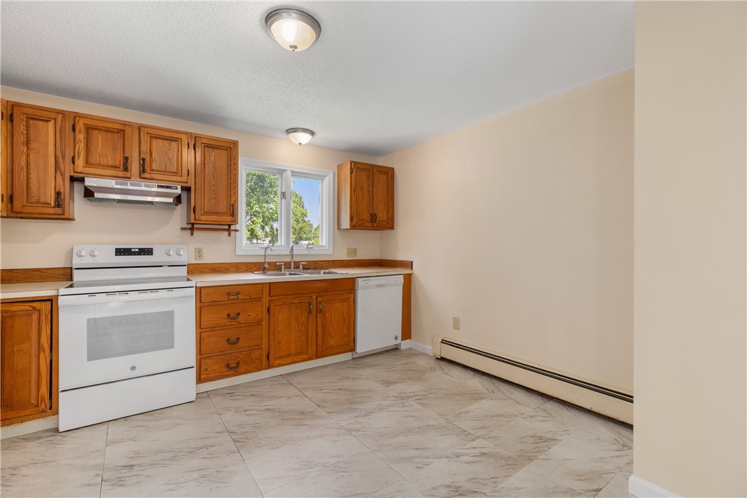 94 Ridgewood Road Middletown, RI 02842 - Photo 10 of 31
