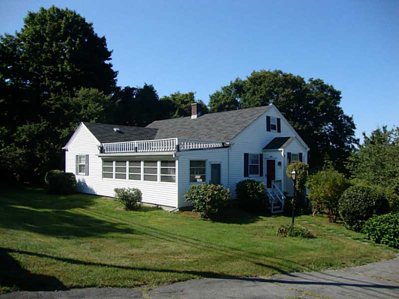 385 3rd Beach Road Middletown, RI 02842 - Photo 1 of 17 Exterior Front.