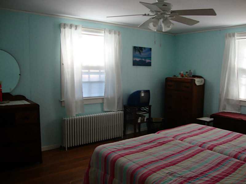 385 3rd Beach Road Middletown, RI 02842 - Photo 6 of 17 Bedroom.