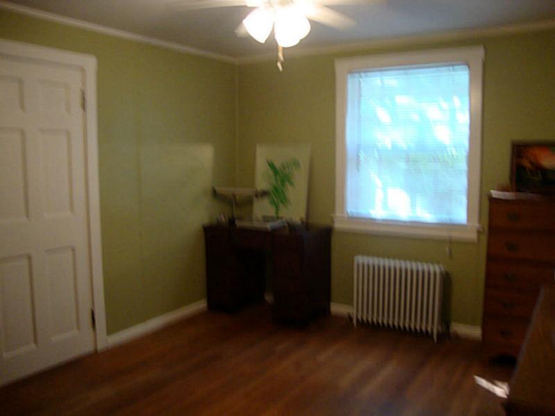 385 3rd Beach Road Middletown, RI 02842 - Photo 7 of 17 Bedroom.
