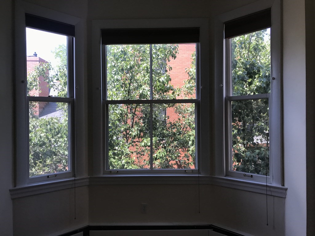30 Pinckney Street, Unit 5 Boston, MA 02114 - Photo 8 of 9