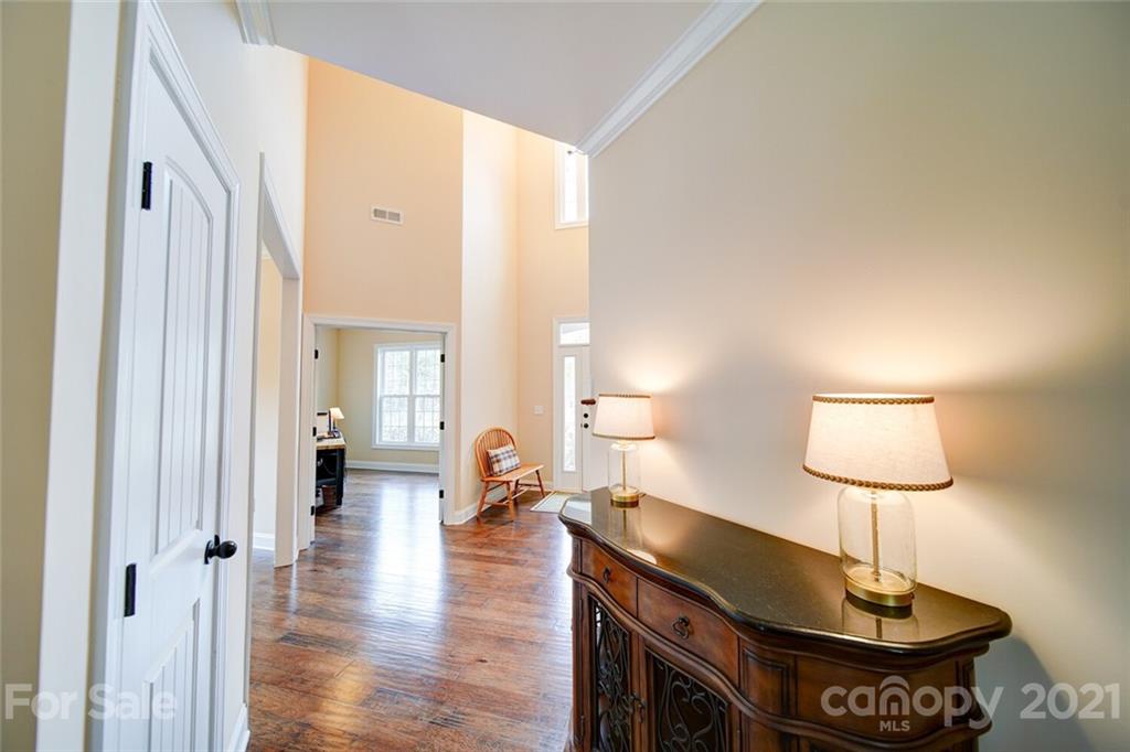 7035 Buckland Road Charlotte, NC 28278 - Photo 6 of 34 Gallery Image 6
