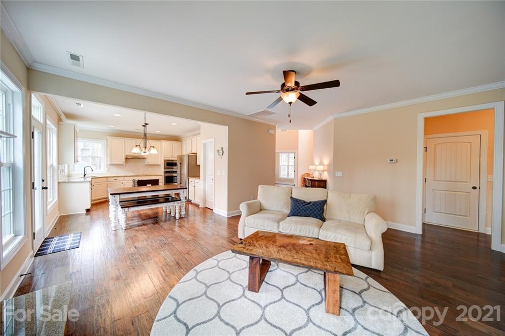 7035 Buckland Road Charlotte, NC 28278 - Photo 8 of 34 Gallery Image 8