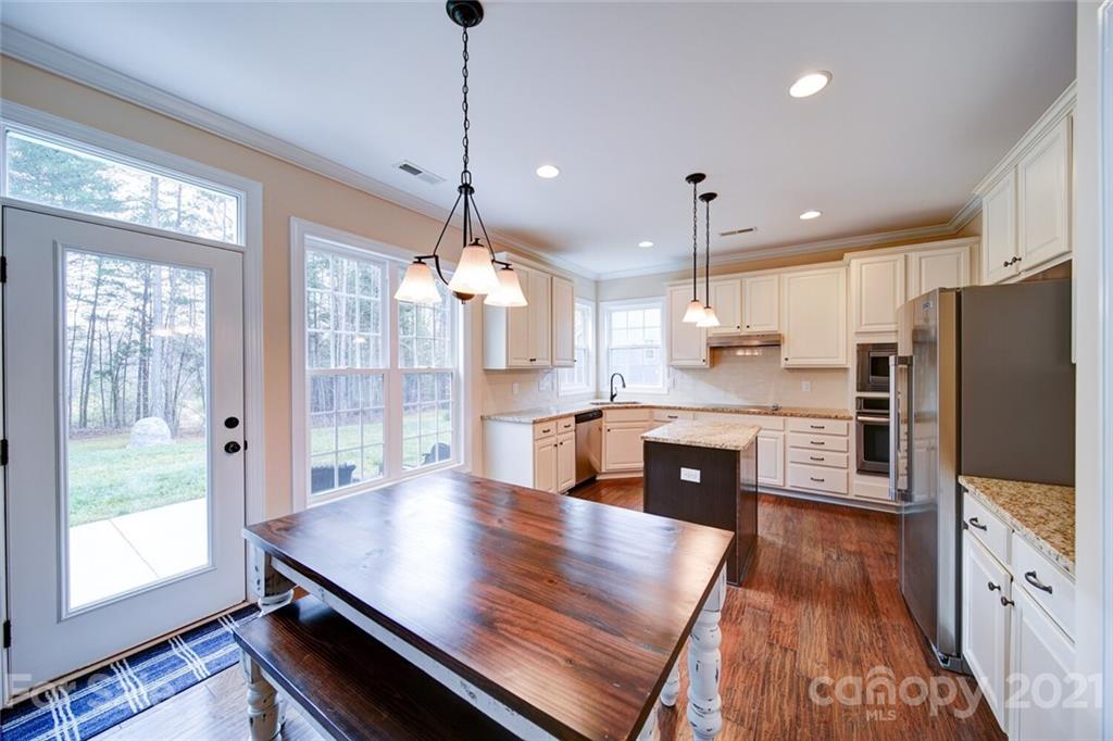 7035 Buckland Road Charlotte, NC 28278 - Photo 9 of 34 Gallery Image 9