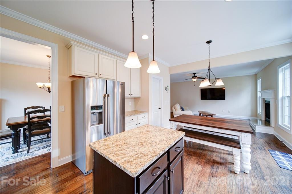7035 Buckland Road Charlotte, NC 28278 - Photo 10 of 34 Gallery Image 10