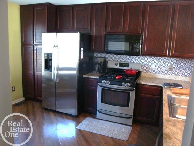 45640 Rathmore Drive Macomb, MI 48044 - Photo 11 of 27 Kitchen includes Applianc