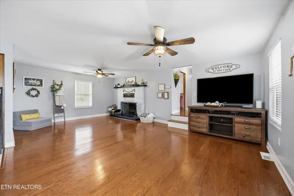 $519,000 | 288 Forks Grove Road, La Follette, TN 37766