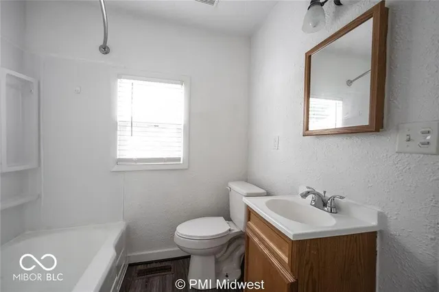 $1,299 | 1433 West 5th Street, Anderson, IN 46016