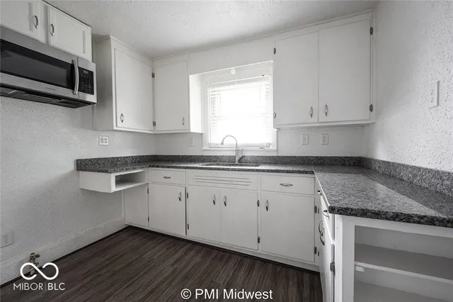 $1,299 | 1433 West 5th Street, Anderson, IN 46016