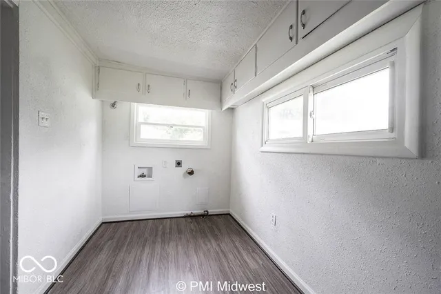 $1,299 | 1433 West 5th Street, Anderson, IN 46016