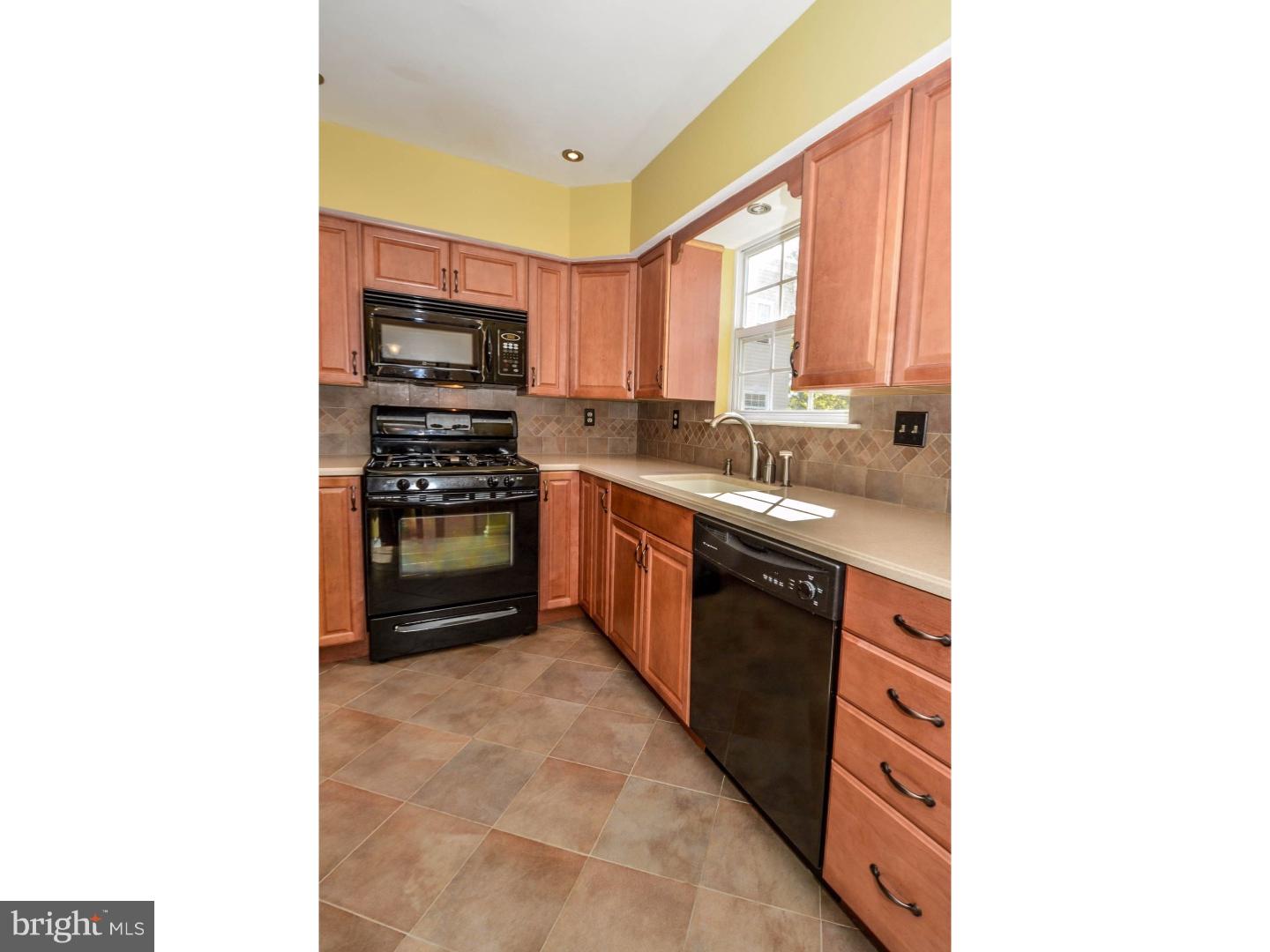 5509 Rinker Circle, Unit 347 Doylestown, PA 18902 - Photo 10 of 24 Kitchen