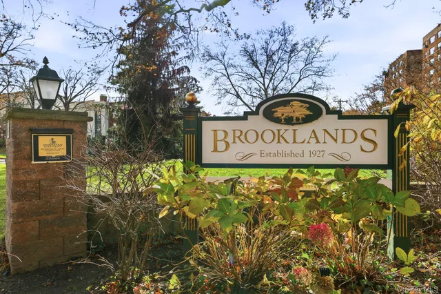 $875,000 | 10 Brooklands, Unit 1H, Bronxville, NY 10708