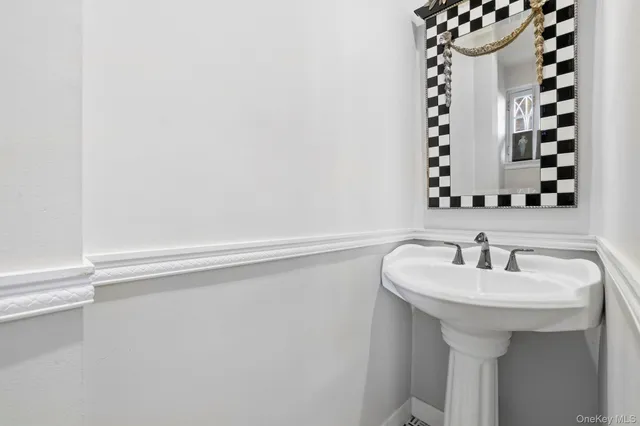 $875,000 | 10 Brooklands, Unit 1H, Bronxville, NY 10708