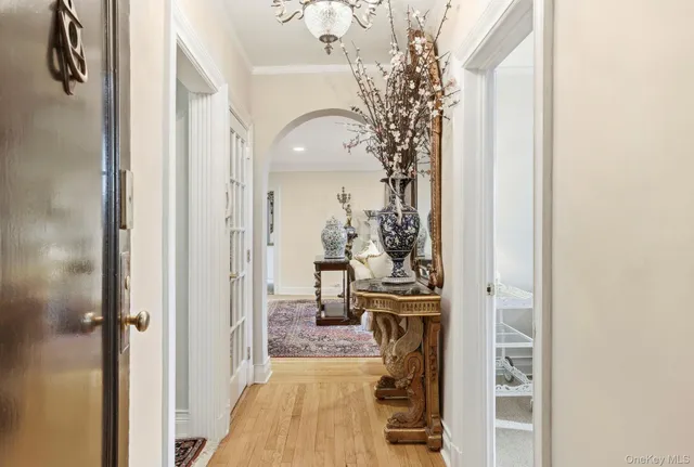$875,000 | 10 Brooklands, Unit 1H, Bronxville, NY 10708