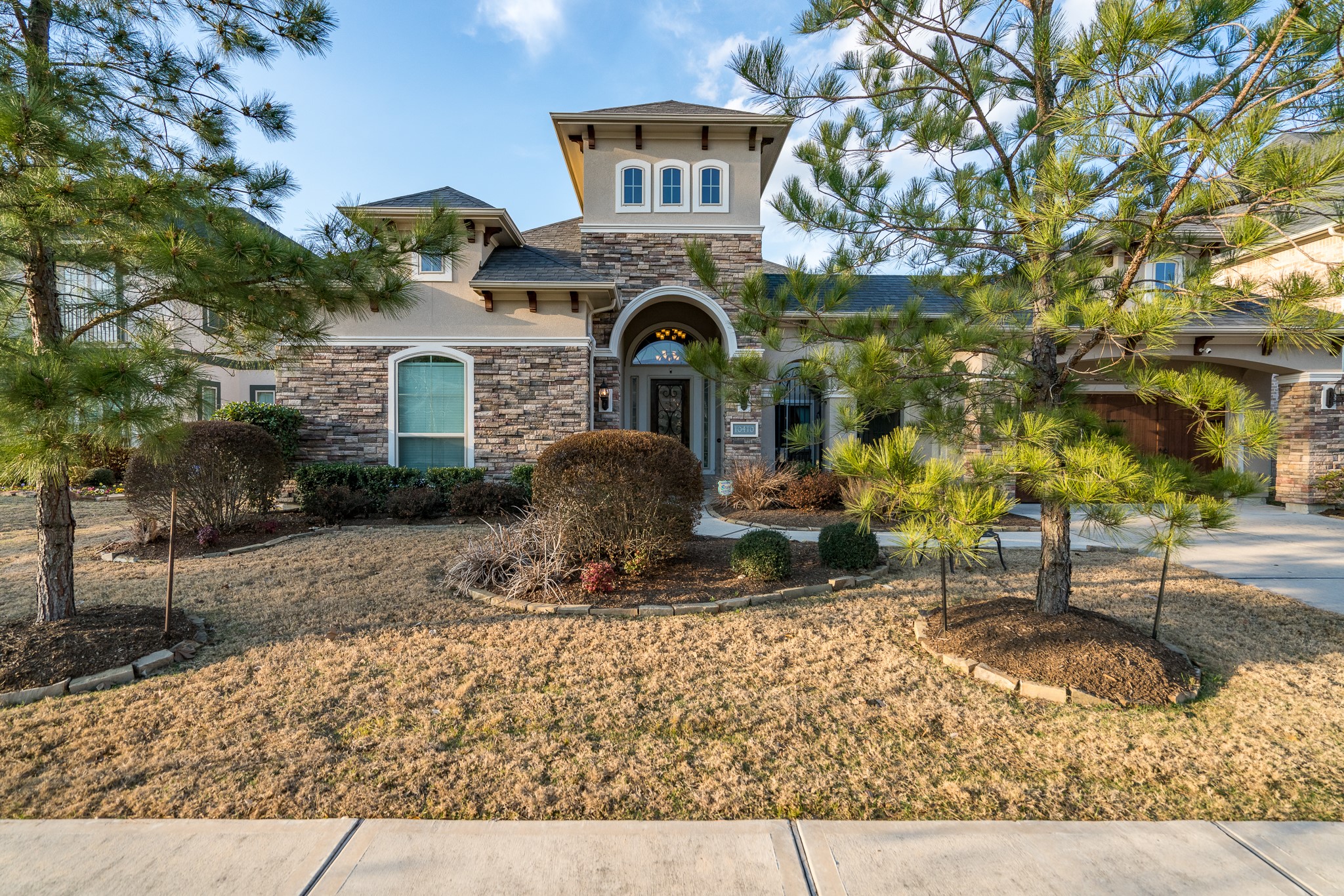 10410 Southern Hawker Conroe, TX 77385 - Photo 4 of 47 Front View 1