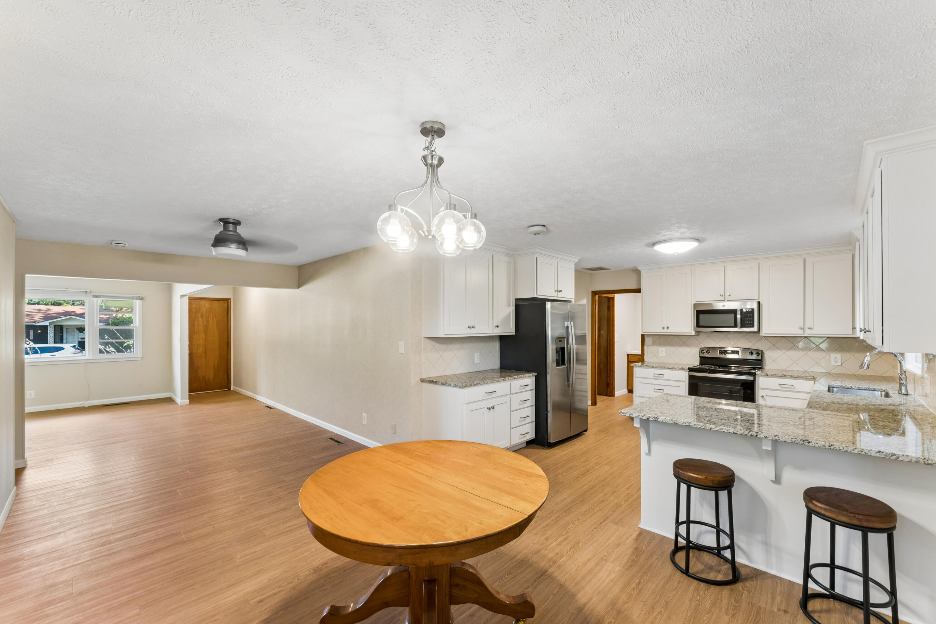 1206 East Rosebrier Street Springfield, MO 65804 - Photo 8 of 27 Dining Room 2