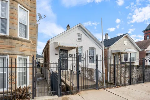 $220,000 | 3353 South Bell Avenue, Chicago, IL 60608