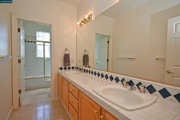 a view of room with window and tub