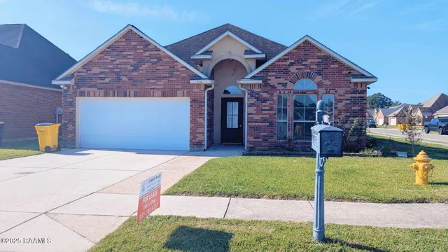$1,750 | 100 Meadowvale Drive, Carencro, LA 70520