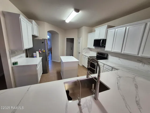 $1,750 | 100 Meadowvale Drive, Carencro, LA 70520