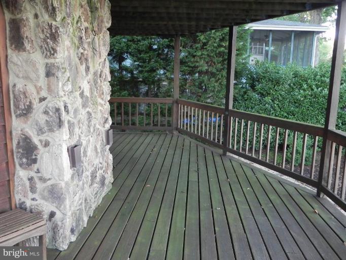 3023 Friends Road Annapolis, MD 21401 - Photo 2 of 6 Deck