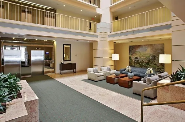 $3,900 | 99 Pond Avenue, Unit 201, Brookline, MA 02445