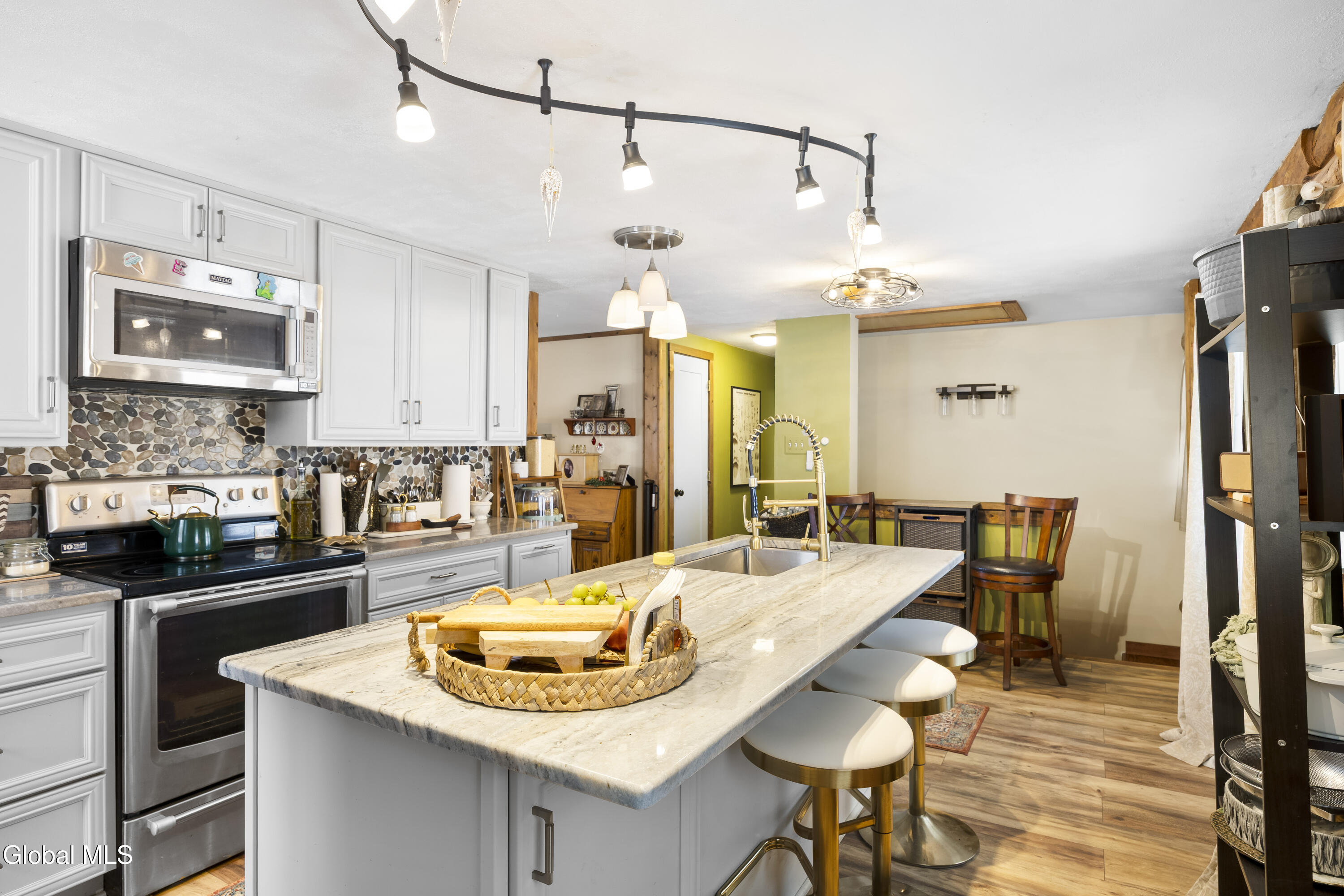 59 Higgins Road North Greenbush, NY 12198 - Photo 5 of 36 13