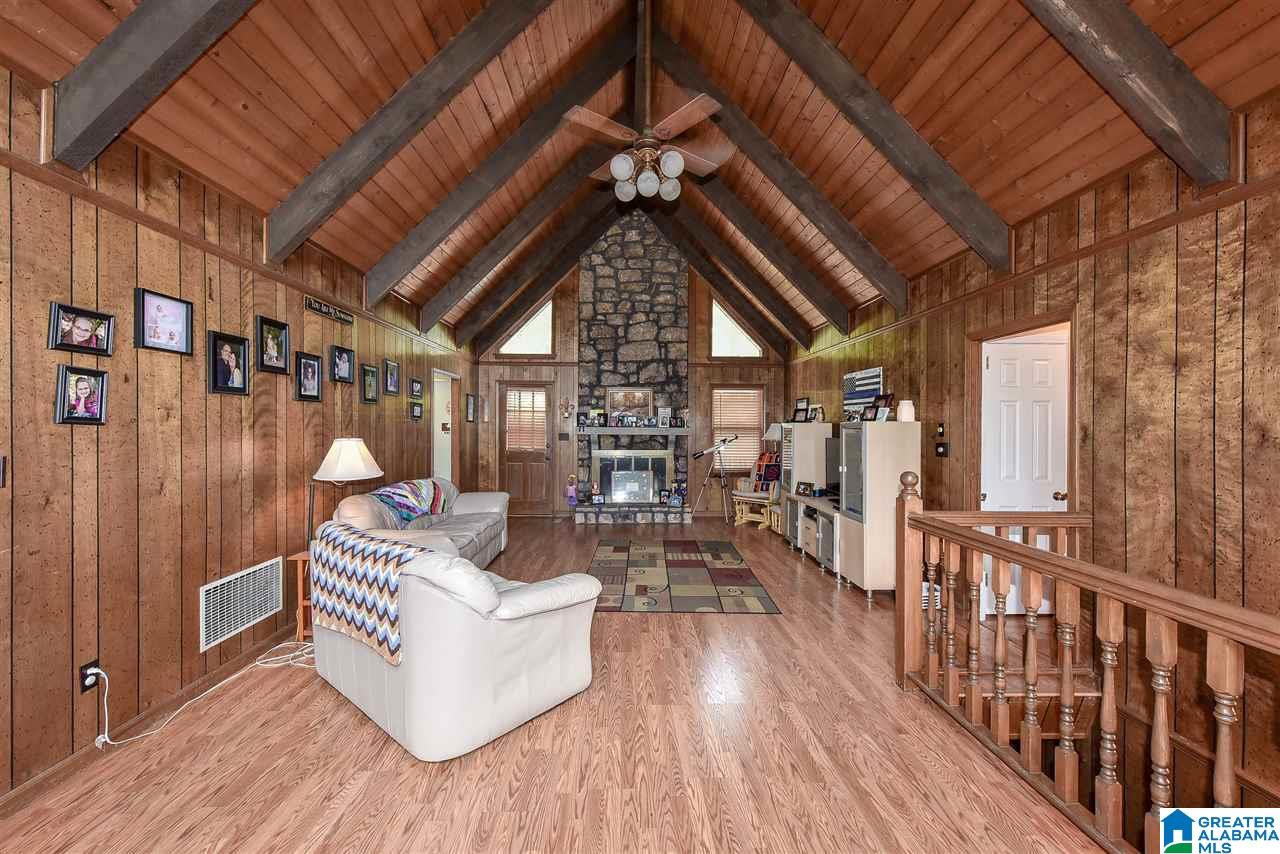 805 Round Hill Road Pelham, AL 35124 - Photo 4 of 40