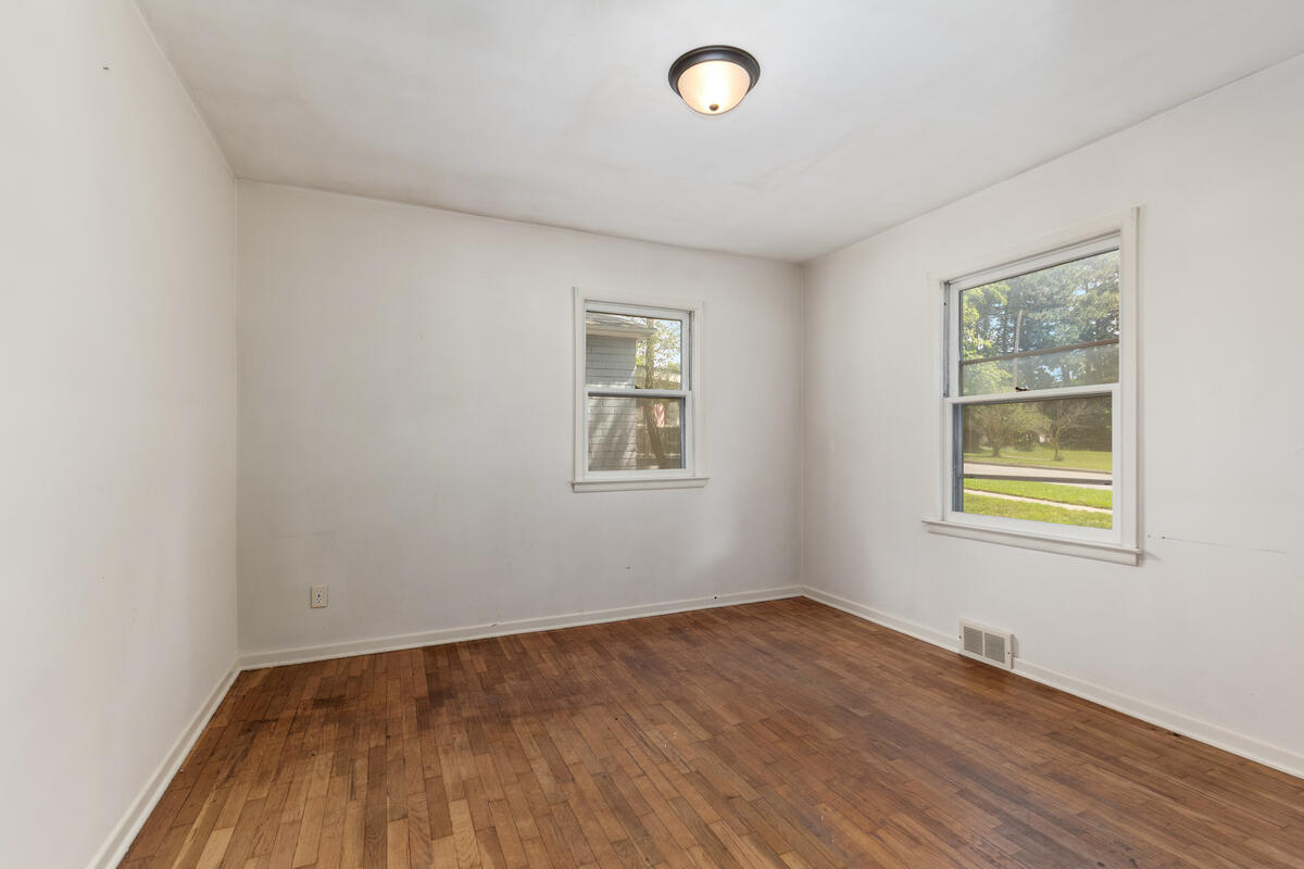 2519 Woodward Avenue Southwest Wyoming, MI 49509 - Photo 8 of 24 2519-Woodward_007